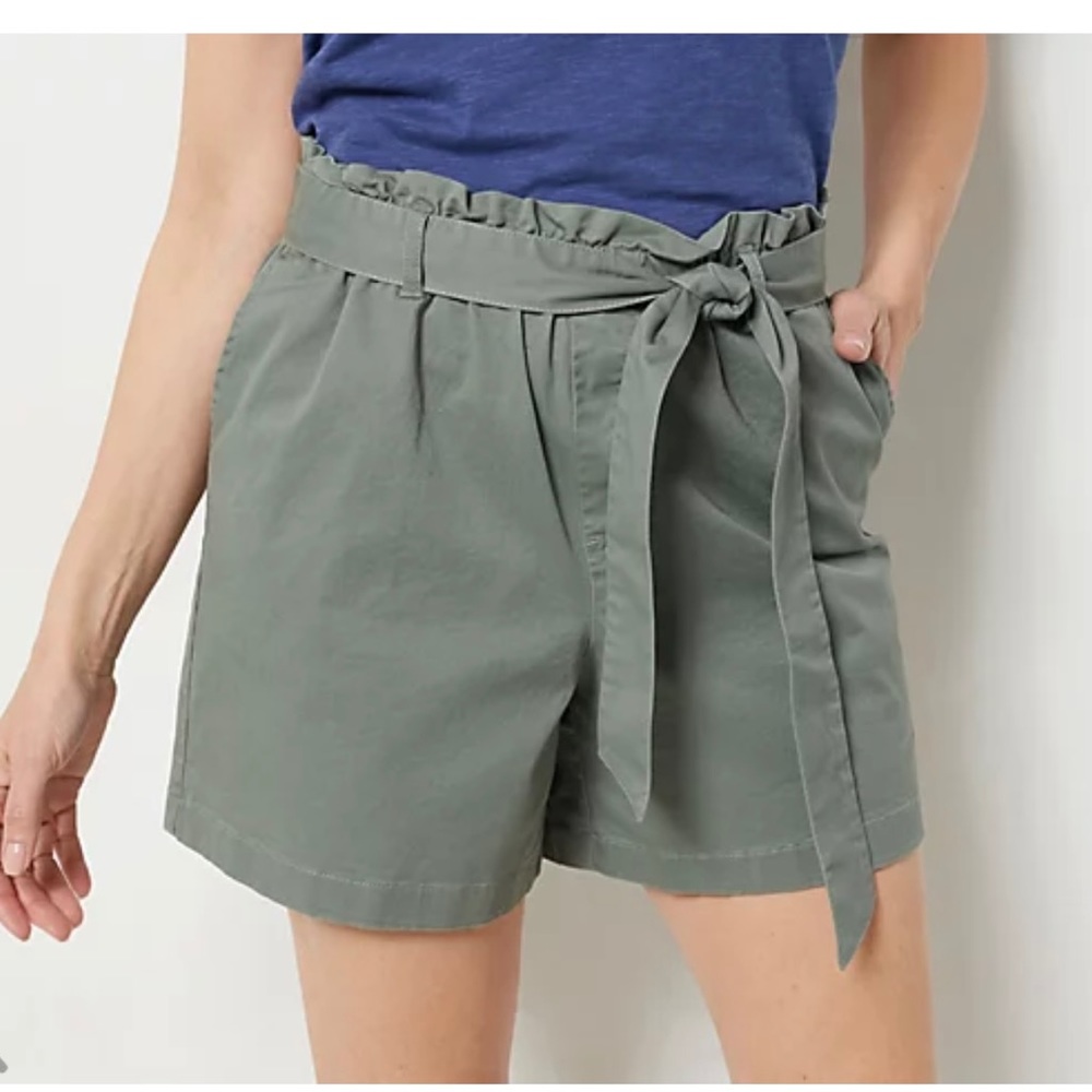 NWT Candace Cameron Bure Regular Paper Bag Tie Waist Shorts Size Small Olive Ash